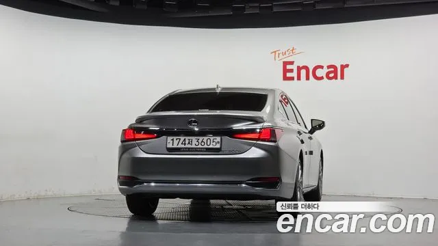 Lexus ES 2024 thumb 4