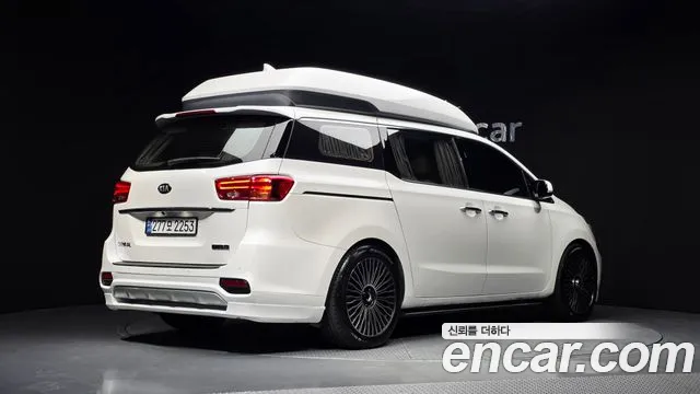 Kia Carnival 2019 thumb 2