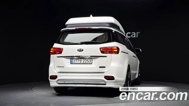 Kia Carnival 2019 thumb 4