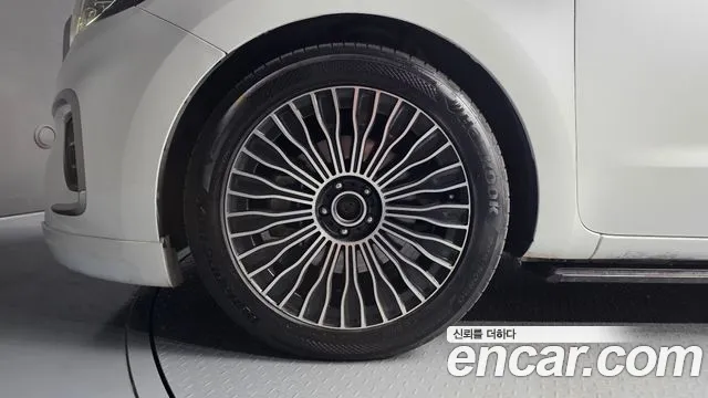 Kia Carnival 2019 thumb 5