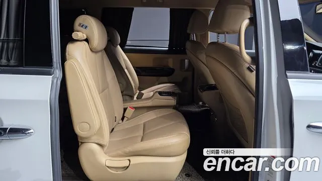Kia Carnival 2019 thumb 12