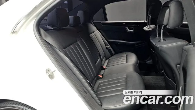 Mercedes-Benz E-Класс 2016 thumb 12
