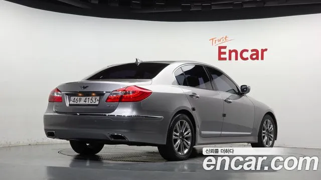 Hyundai Genesis 2011 thumb 2