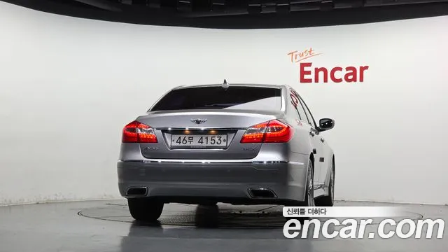 Hyundai Genesis 2011 thumb 4