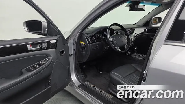 Hyundai Genesis 2011 thumb 10