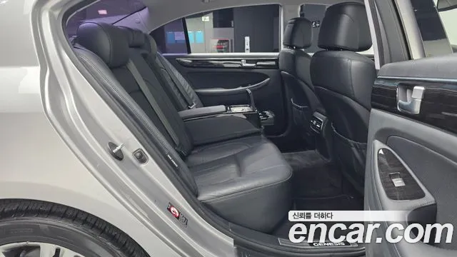 Hyundai Genesis 2011 thumb 12