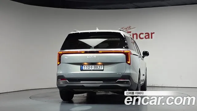 Kia Carnival 2024 thumb 3