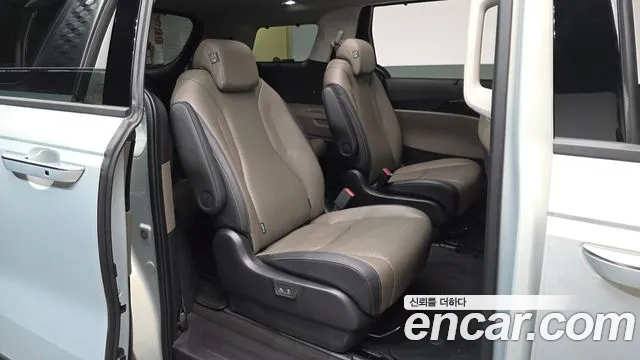 Kia Carnival 2024 thumb 10