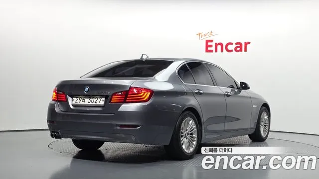 BMW 5-Series 2014 thumb 2