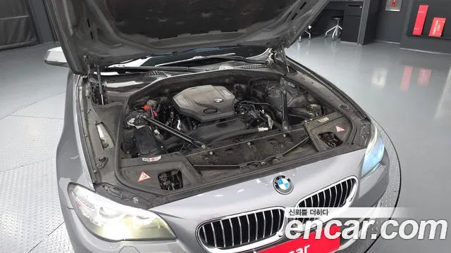 BMW 5-Series 2014 thumb 6