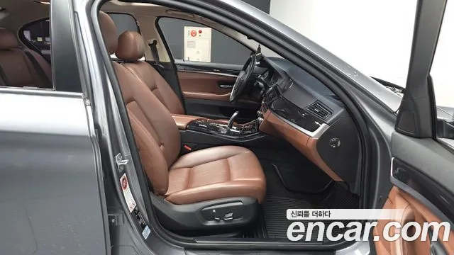 BMW 5-Series 2014 thumb 11