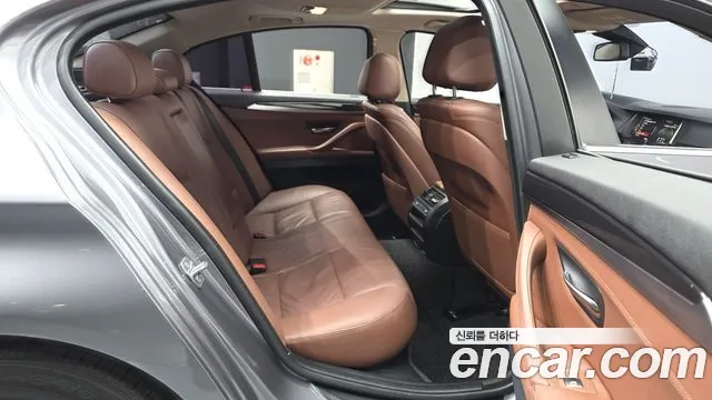 BMW 5-Series 2014 thumb 12