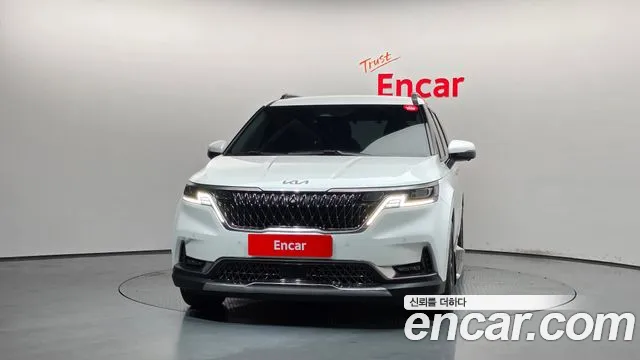 Kia Carnival 2023 thumb 3