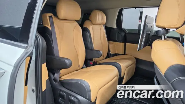 Kia Carnival 2023 thumb 11