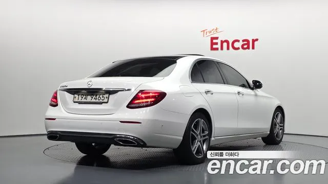 Mercedes-Benz E-Класс 2016 thumb 2