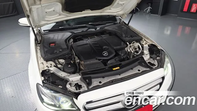Mercedes-Benz E-Класс 2016 thumb 6