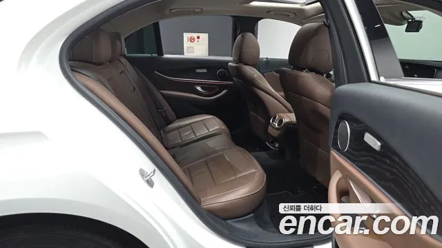 Mercedes-Benz E-Класс 2016 thumb 12