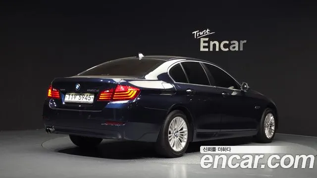 BMW 5-Series 2015 thumb 2
