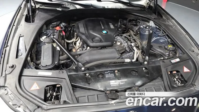 BMW 5-Series 2015 thumb 6