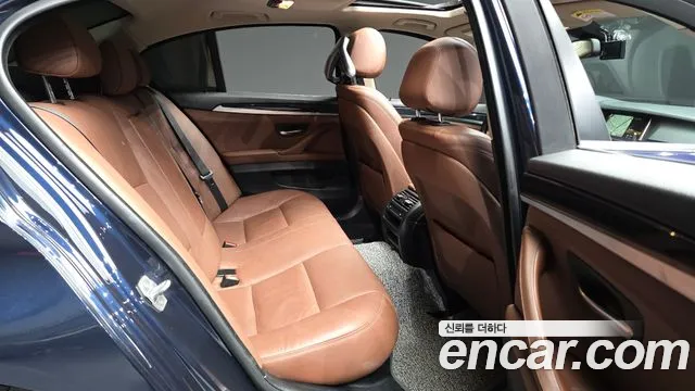 BMW 5-Series 2015 thumb 12