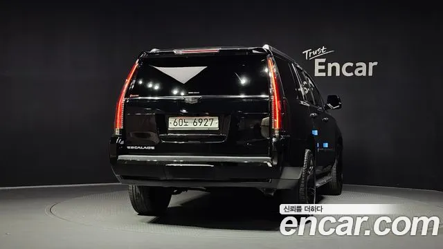 Cadillac Escalade 2018 thumb 4