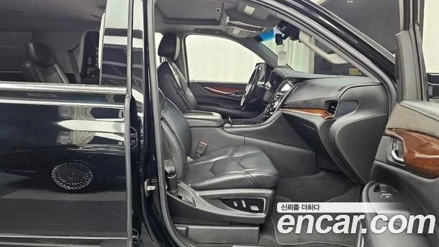 Cadillac Escalade 2018 thumb 11
