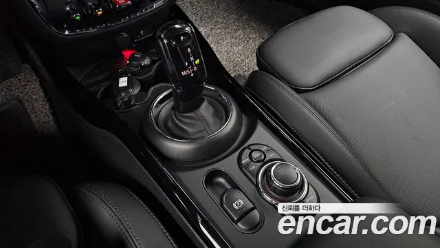 MINI Clubman 2021 thumb 9