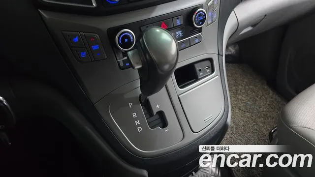Hyundai Starex 2017 thumb 9