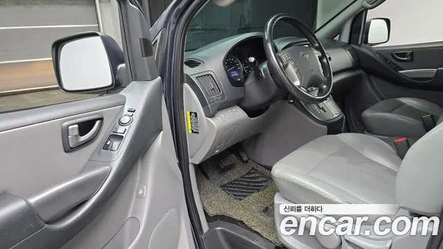 Hyundai Starex 2017 thumb 10