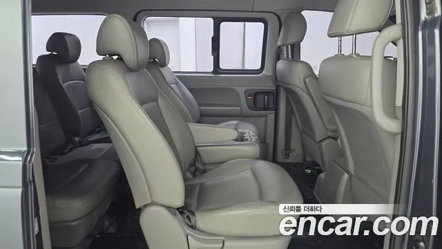 Hyundai Starex 2017 thumb 11