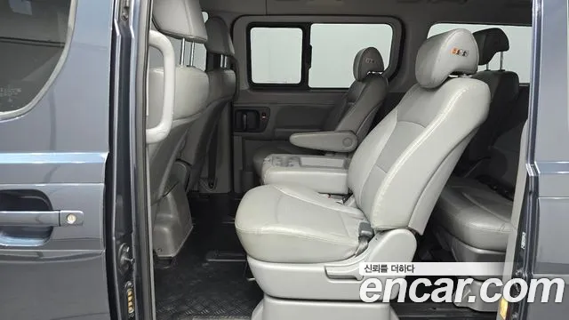 Hyundai Starex 2017 thumb 12