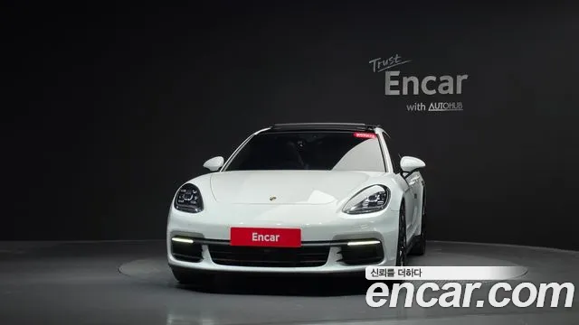Porsche Panamera 2018 thumb 2