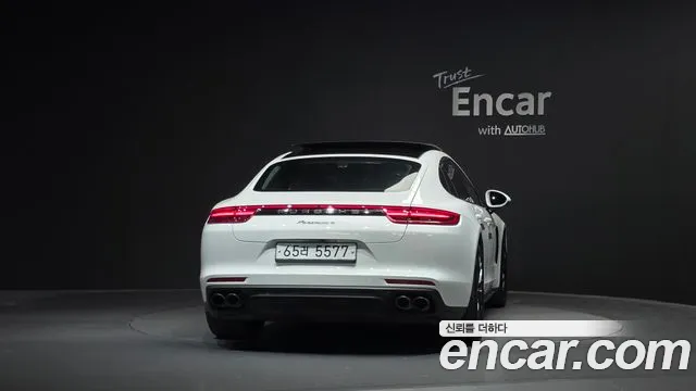 Porsche Panamera 2018 thumb 3