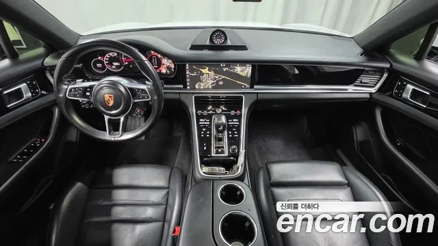 Porsche Panamera 2018 thumb 6