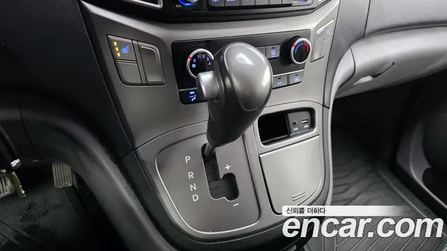 Hyundai Starex 2019 thumb 8