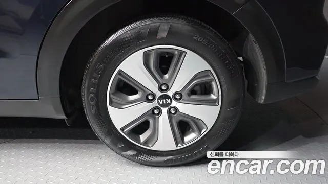Kia Niro 2017 thumb 4