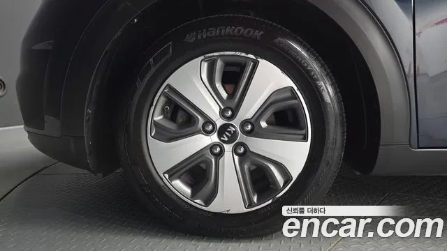 Kia Niro 2017 thumb 5