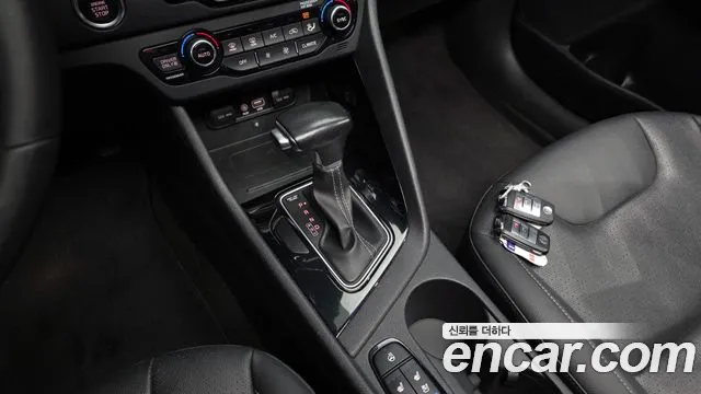 Kia Niro 2017 thumb 9