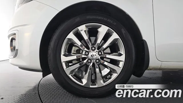 Kia Carnival 2016 thumb 4