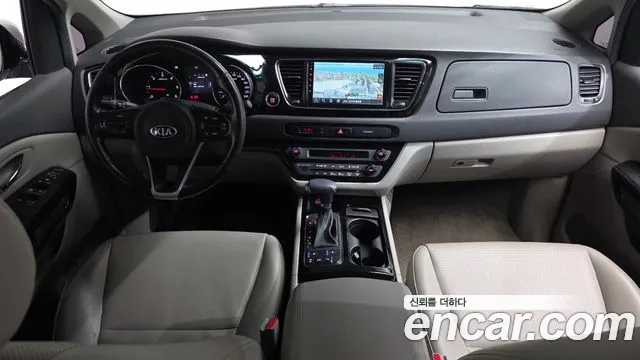 Kia Carnival 2016 thumb 6