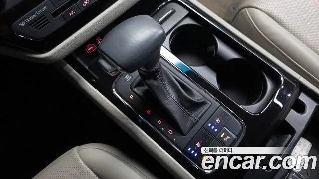 Kia Carnival 2016 thumb 8