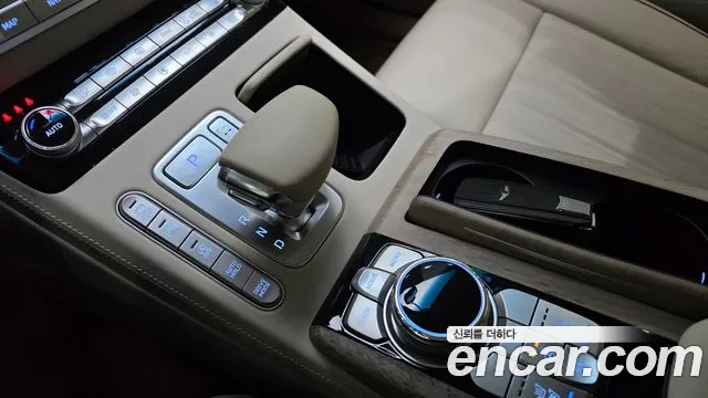 Genesis G90 2021 thumb 9