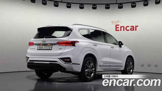 Hyundai Santa Fe 2018 thumb 2