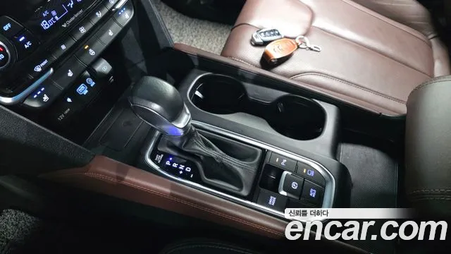 Hyundai Santa Fe 2018 thumb 9