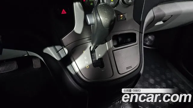 Hyundai Starex 2011 thumb 9
