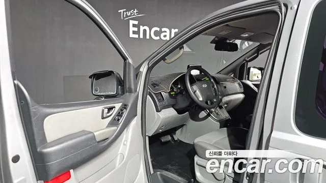 Hyundai Starex 2011 thumb 10