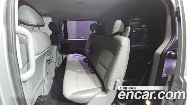 Hyundai Starex 2011 thumb 12