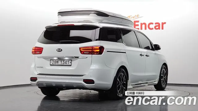 Kia Carnival 2018 thumb 2