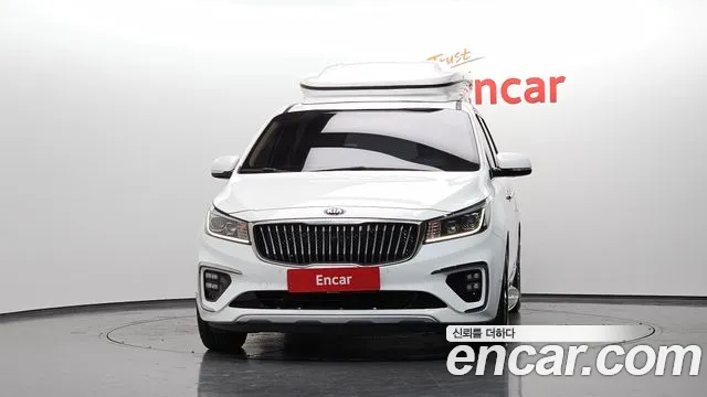 Kia Carnival 2018 thumb 3