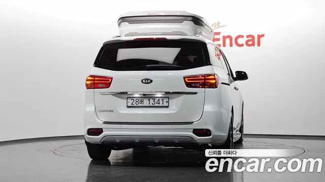 Kia Carnival 2018 thumb 4